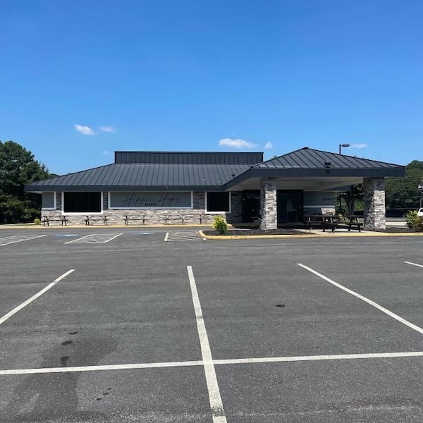 The exterior of Hippin Hops in Stone Mountain.