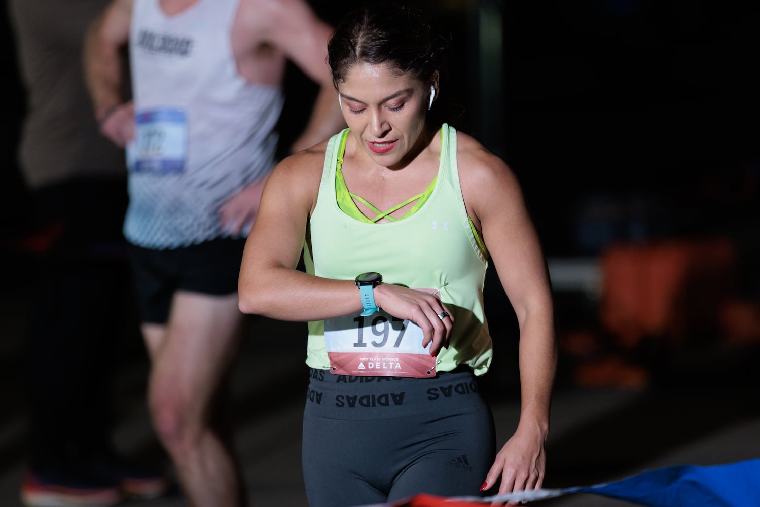 Runners take to Hartsfield-Jackson runway for 5K race
