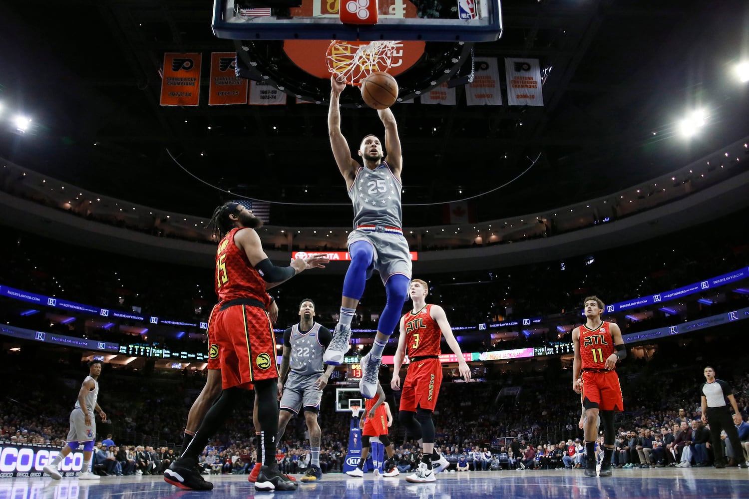 Photos: Hawks surprise the 76ers