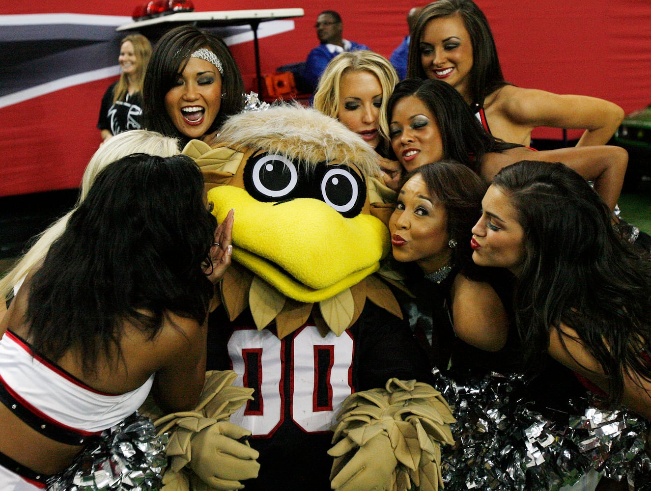 Falcons-Seahawks: Why Atlanta wins the mascot battle hands down