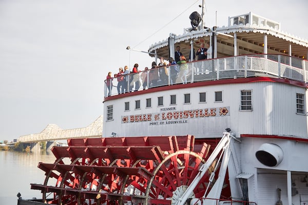 The Belle of Louisville steamboat takes riders along the Ohio River in Kentucky. 
Courtesy of Kentucky Tourism