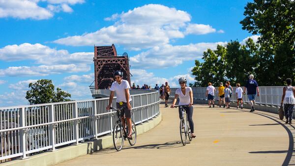 The Big Four Bridge links the towns of Jeffersonville, Indiana and Louisville, Kentucky. (SoIN Tourism)