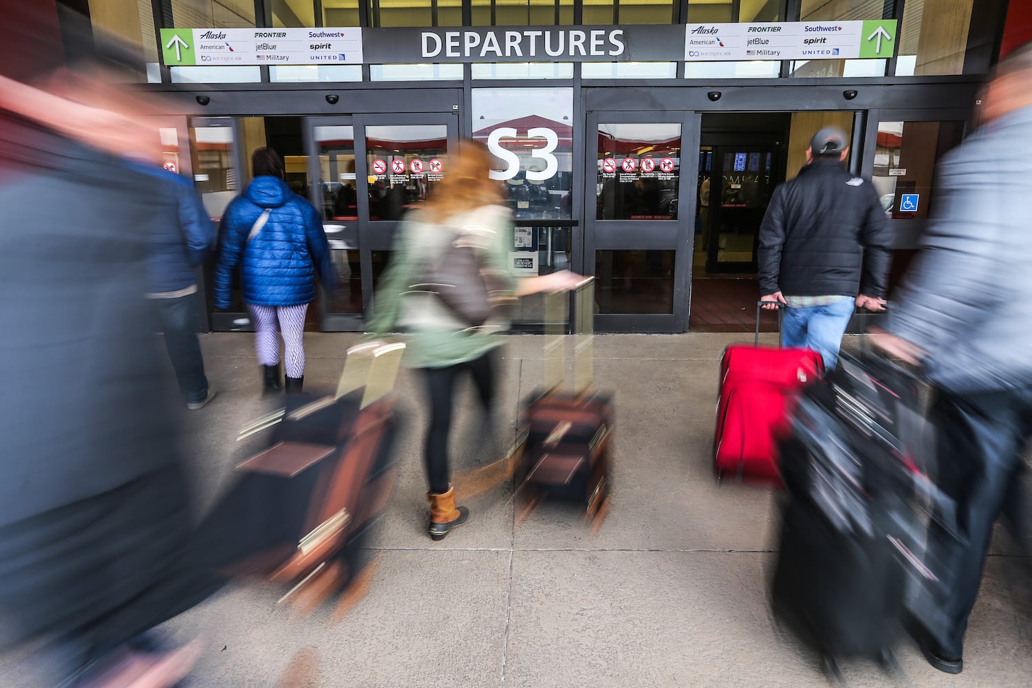 Photos: Power outage paralyzes Atlanta airport