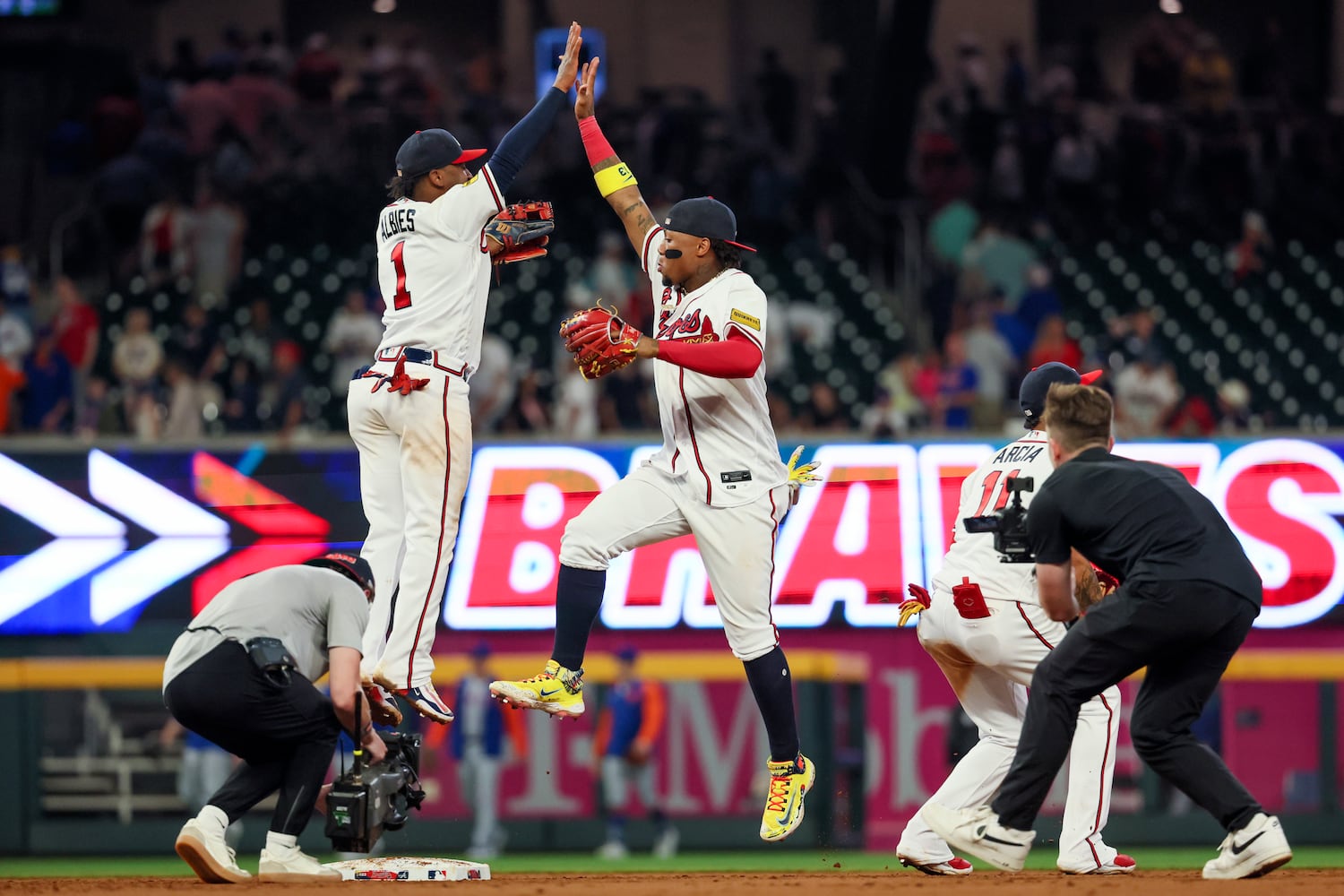 060723 BRAVES PHOTO