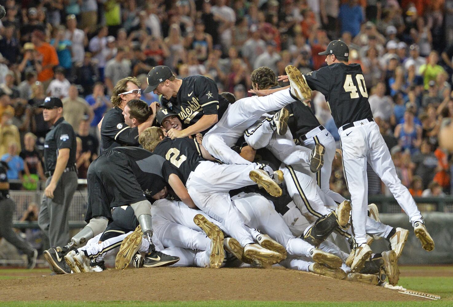 College World Series - Vanderbilt vs. Virginia, Game 3