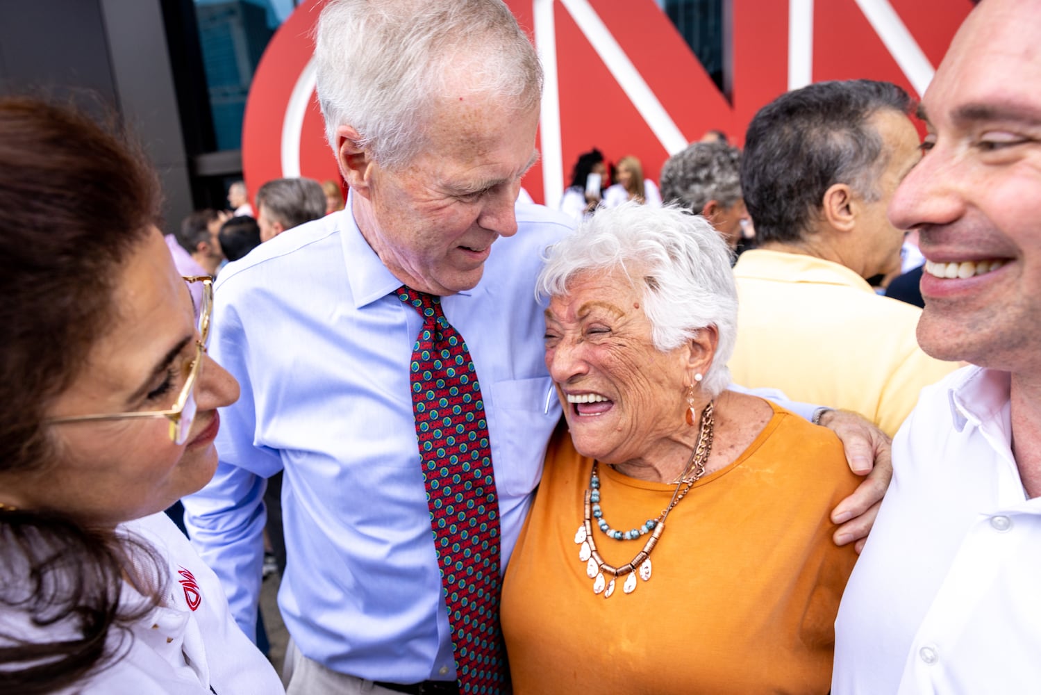 Hundreds of CNN alum bid farewell to CNN Center