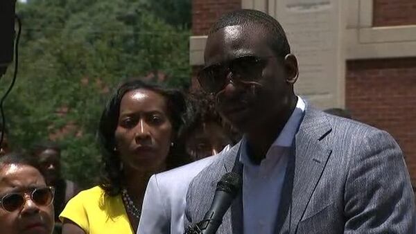 Yusef Salaam, member of the Central Park Five, speaks at a news conference highlighting criminal justice reform on October 15, 2016 in New York City. 