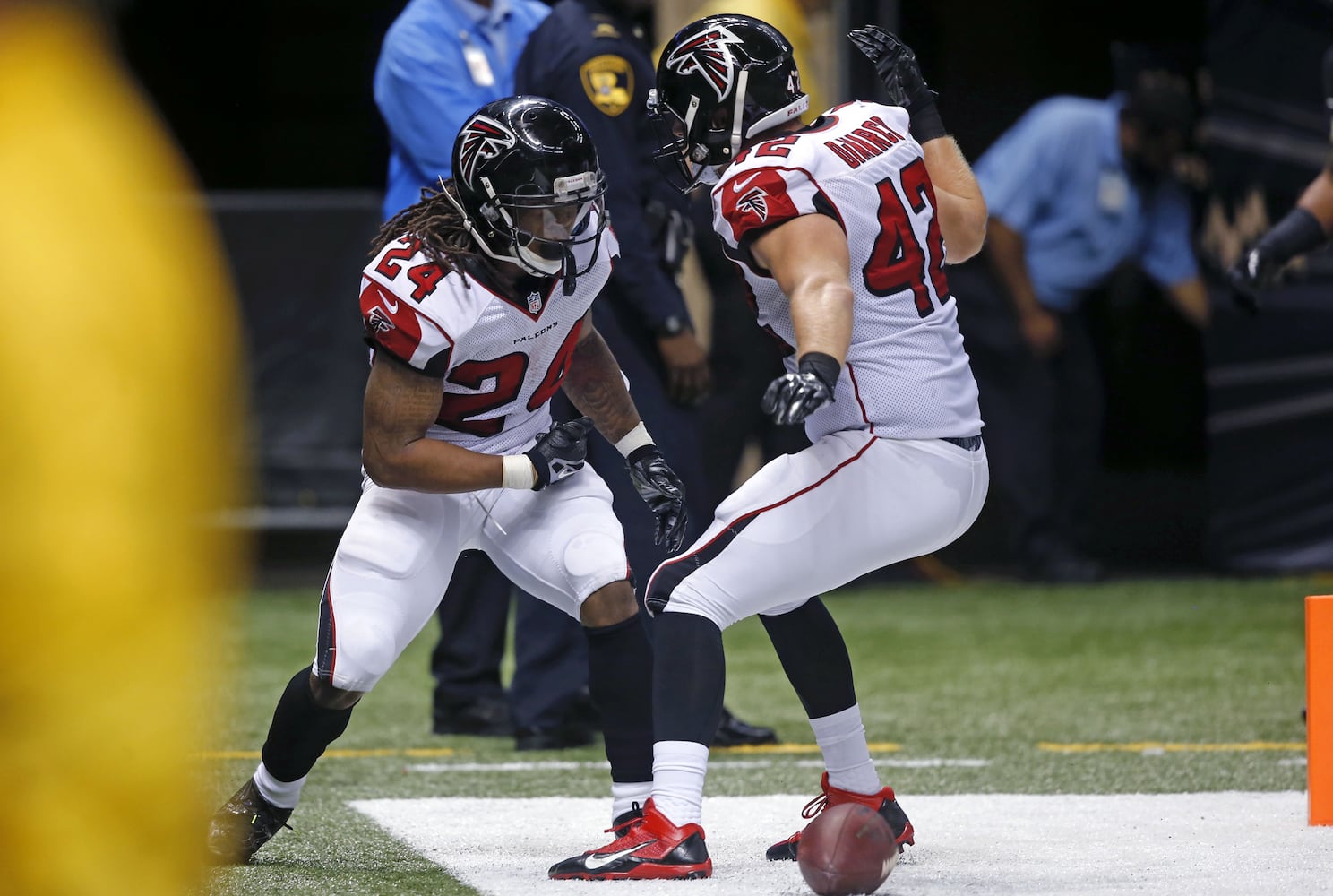 Falcons respond to early Saints touchdown with a couple of their own