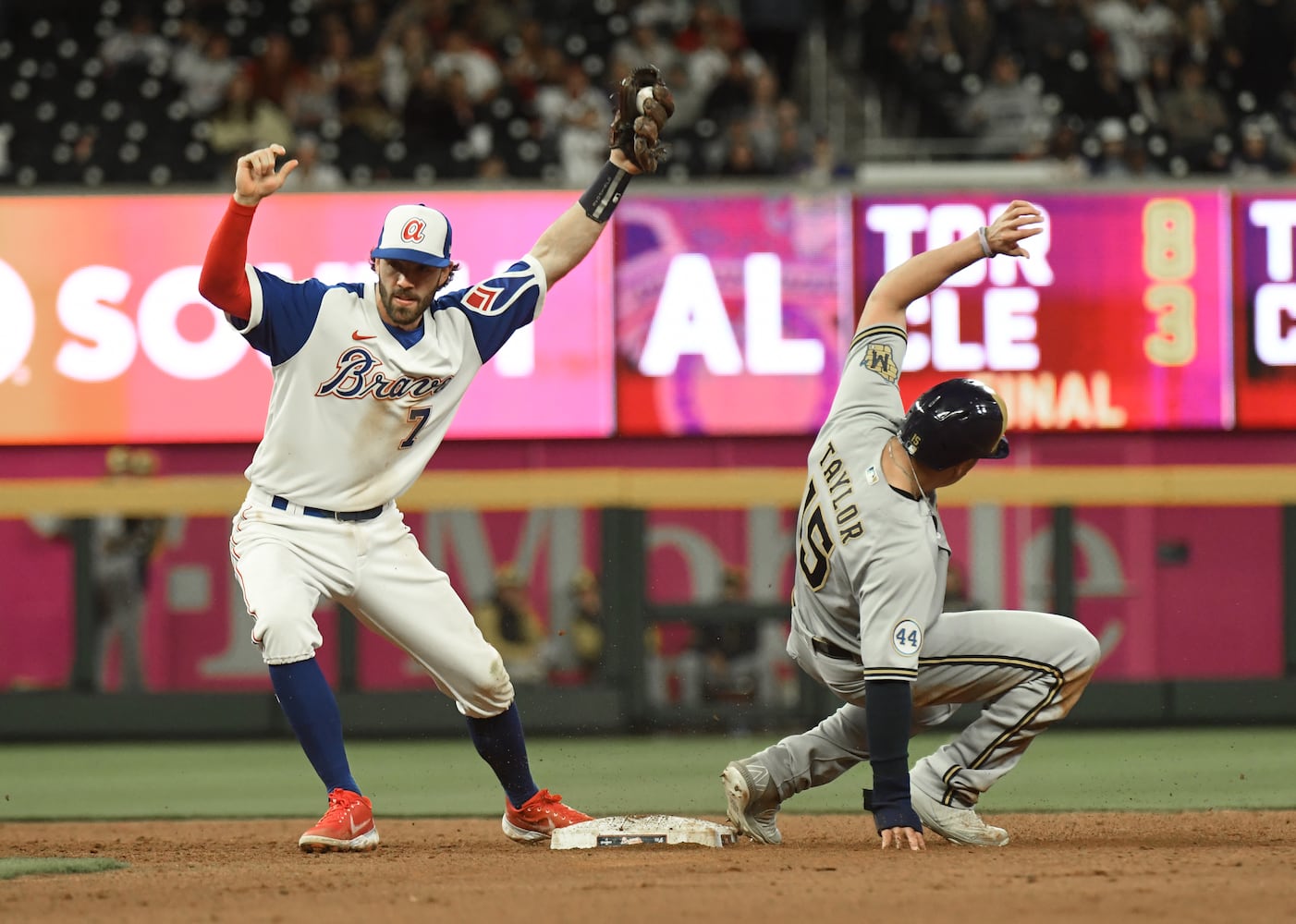 Braves-Brewers photo