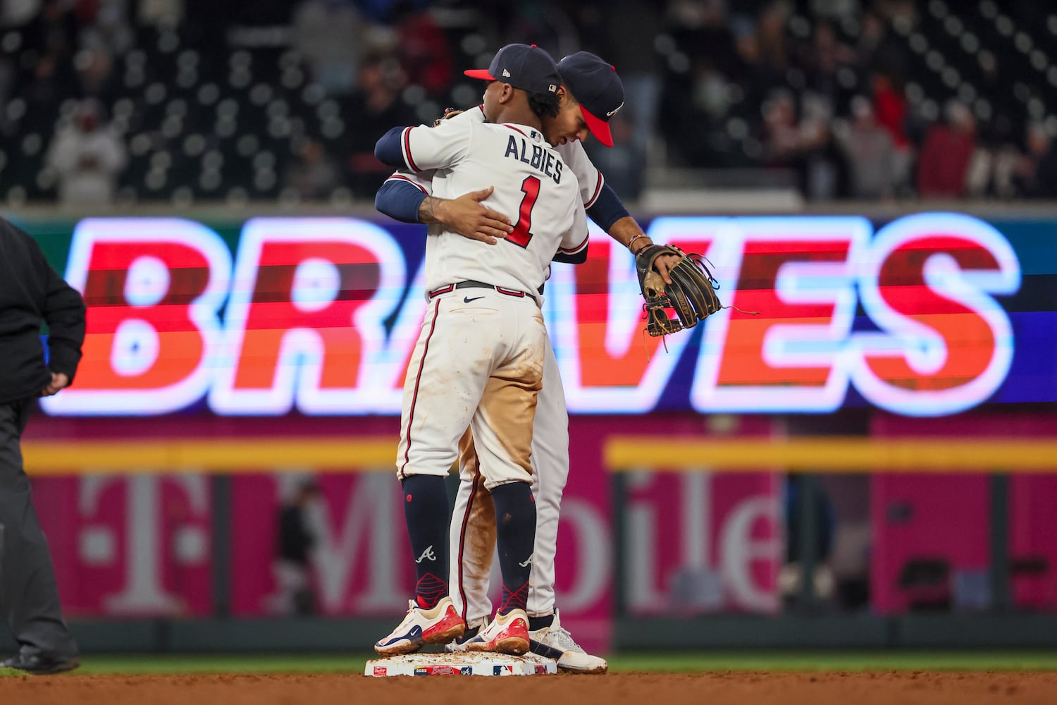 042723 BRAVES PHOTO