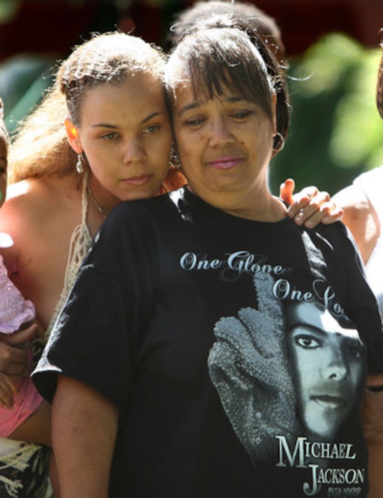 Michael Jackson memorial buried in Detroit