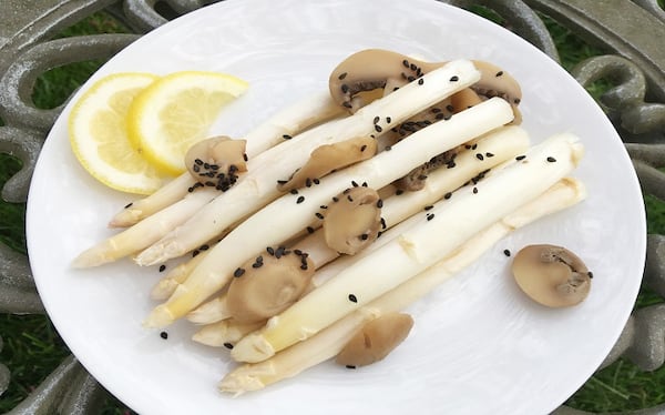 Sesame (white) asparagus with mushrooms and lemon. (Karen Kane/PIttsburgh Post-Gazette/TNS)