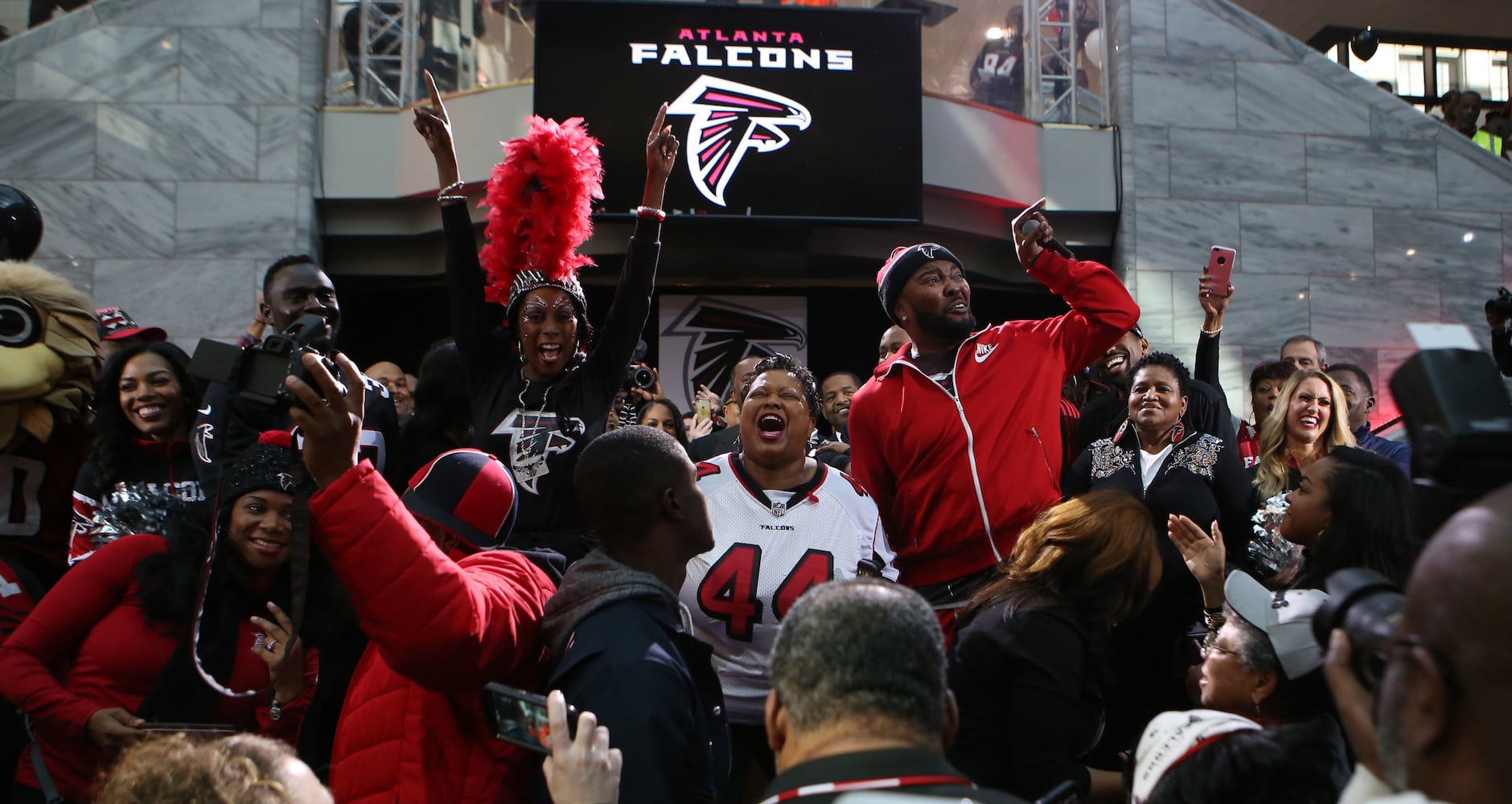 Falcons pep rally at Atlanta City Hall