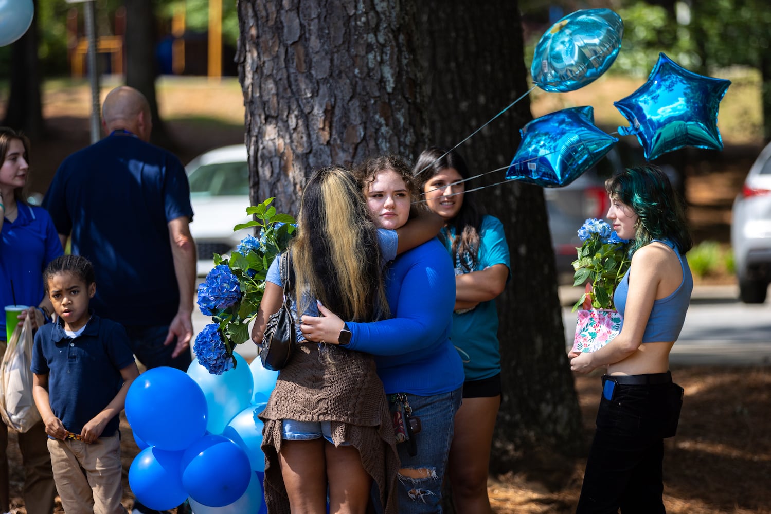 Balloon release for Dunwoody High student
