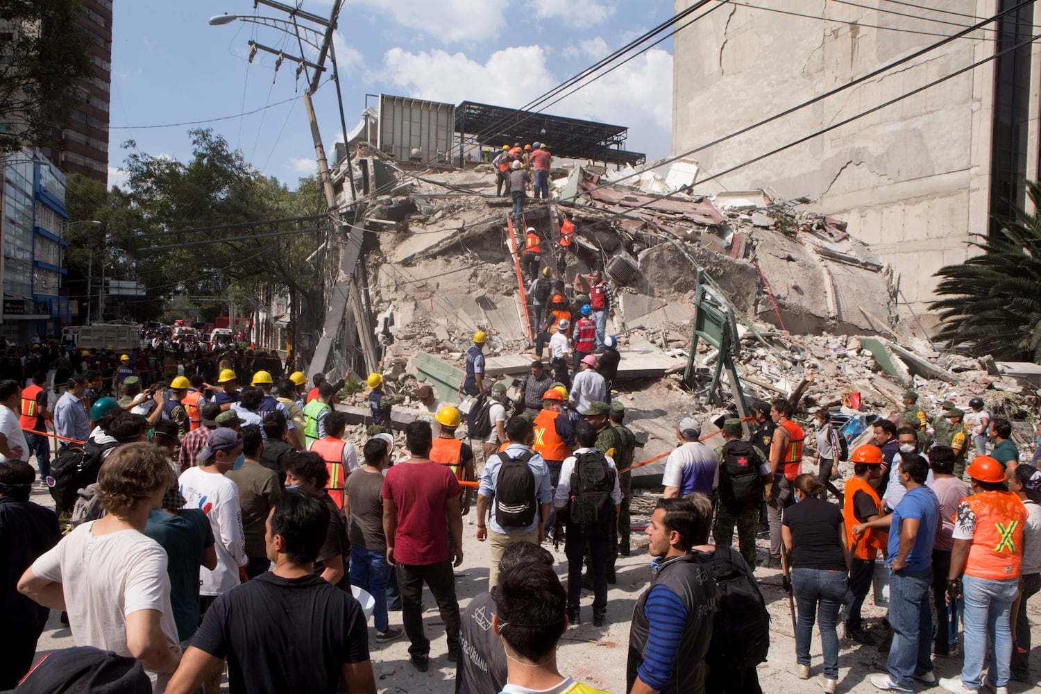 Photos: Major earthquake strikes Mexico City