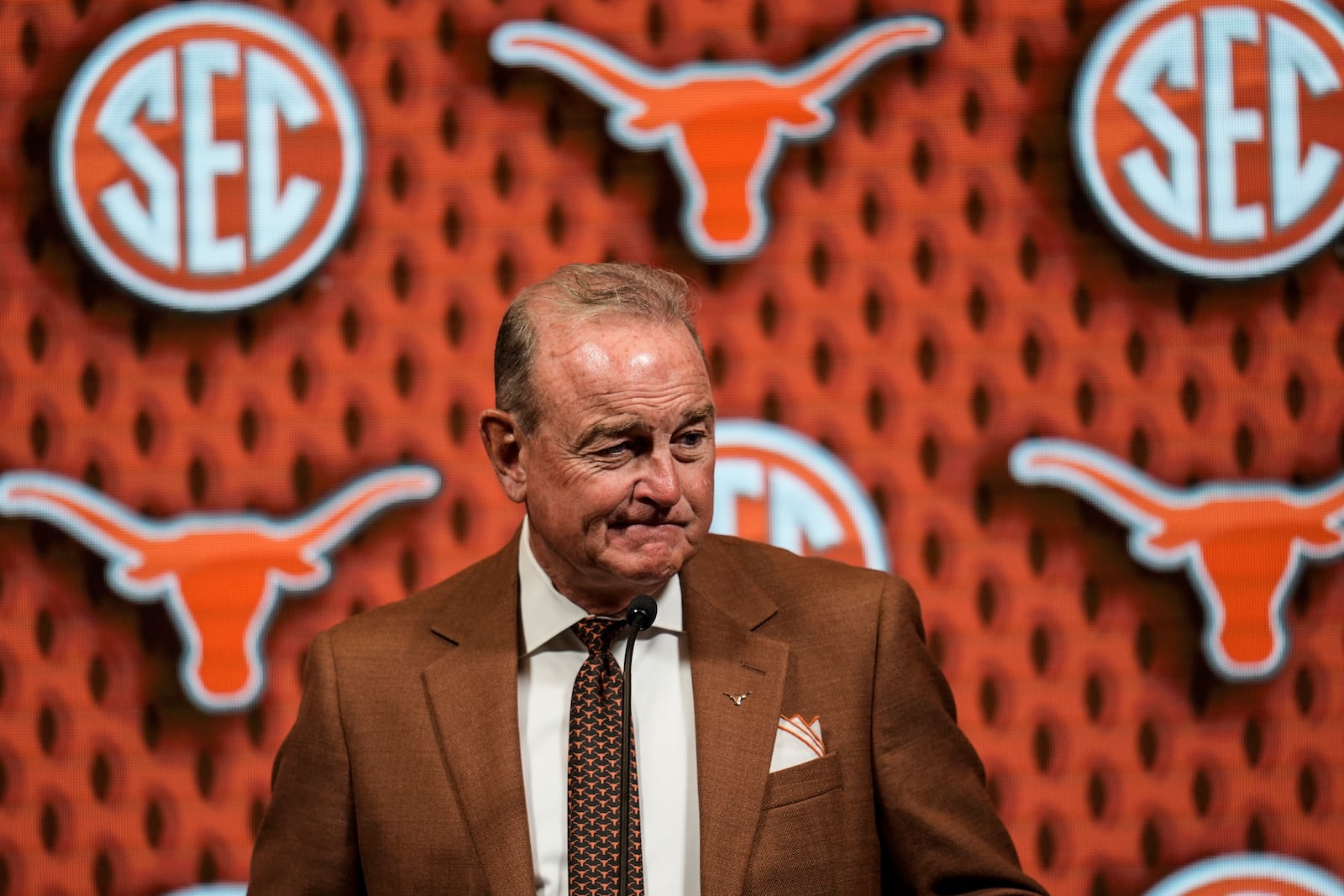 Texas NCAA college basketball women's head coach Vic Schaefer speaks during Southeastern Conference Media Day, Wednesday, Oct. 16, 2024, in Birmingham, Ala. (AP Photo/Mike Stewart)