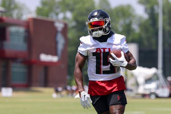 Atlanta Falcons wide receiver Penny Hart (19) participates in a drill during OTAs at the Atlanta Falcons Training Camp, Wednesday, May 24, 2023, in Flowery Branch, Ga. Hart is a former Georgia State football player. (Jason Getz / Jason.Getz@ajc.com)