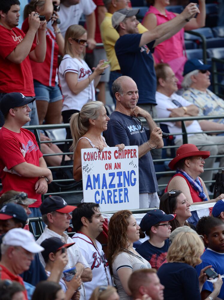 Braves retire Chipper Jones' jersey