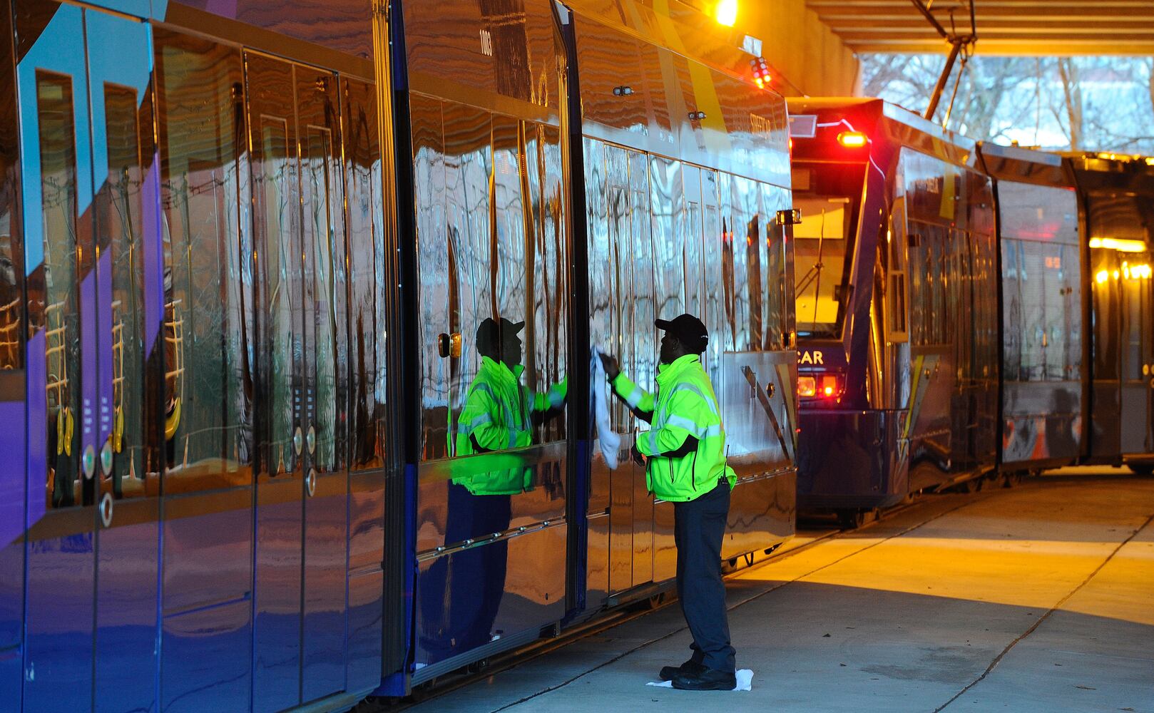 Atlanta streetcar takes its first ride