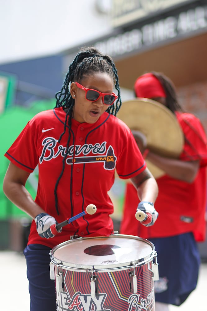 032923 BRAVES TOUR PHOTO