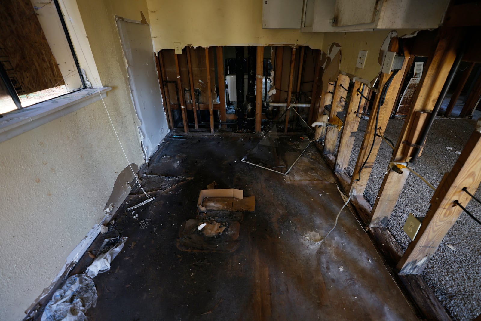 Many of the apartments at The Village at Kensington, now called Avondale Village, are vacant and unlocked. Criminals have used them as hideouts. (Miguel Martinez / miguel.martinezjimenez@ajc.com)