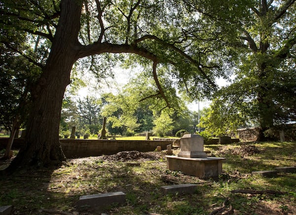 The grave of Dr. Thomas Holley Chivers, also known as the Lost Poet of Georgia. Chivers was a friend of Edgar Allan Poe through literary circles of the time, their works of the mid-1800s have distinctive similarities. (Jenni Girtman / Atlanta Event Photography)