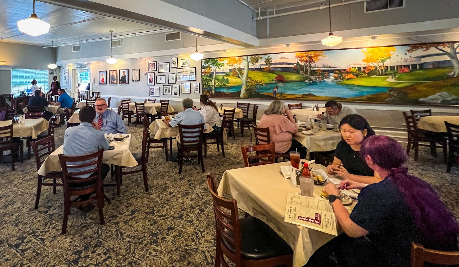 Mary Mac's Tea Room has been an Atlanta institution for decades and Martha Jean Evans saw much of its life, working there close to half a century. Evans died this month. (Credit: Henri Hollis / henri.hollis@ajc.com)