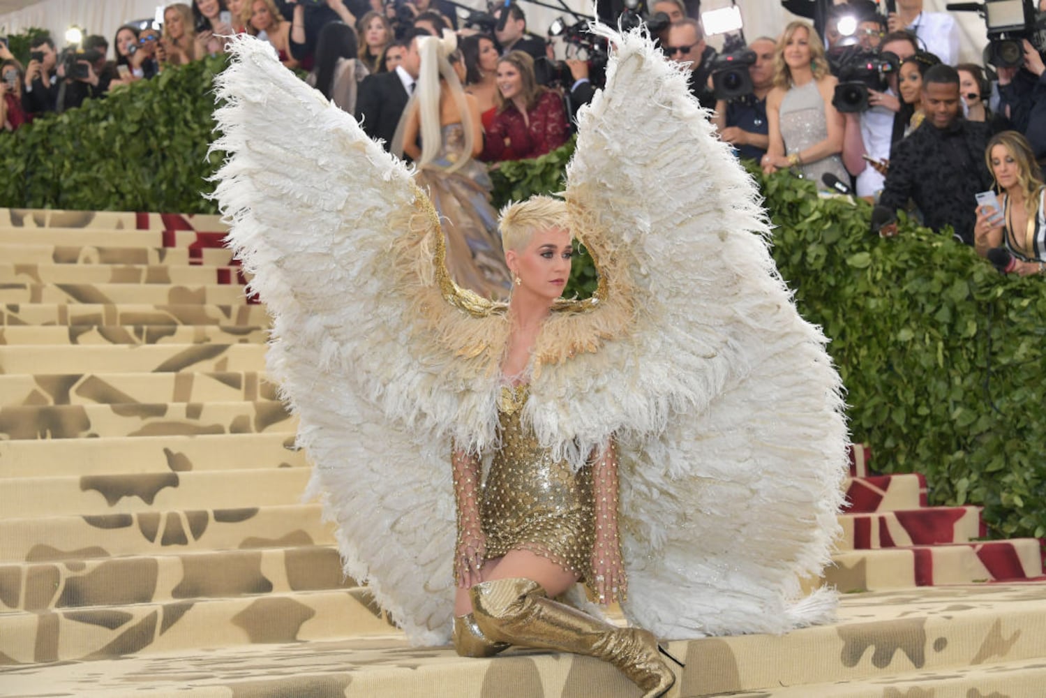 Photos: Katy Perry gets angelic at the 2018 Met Gala