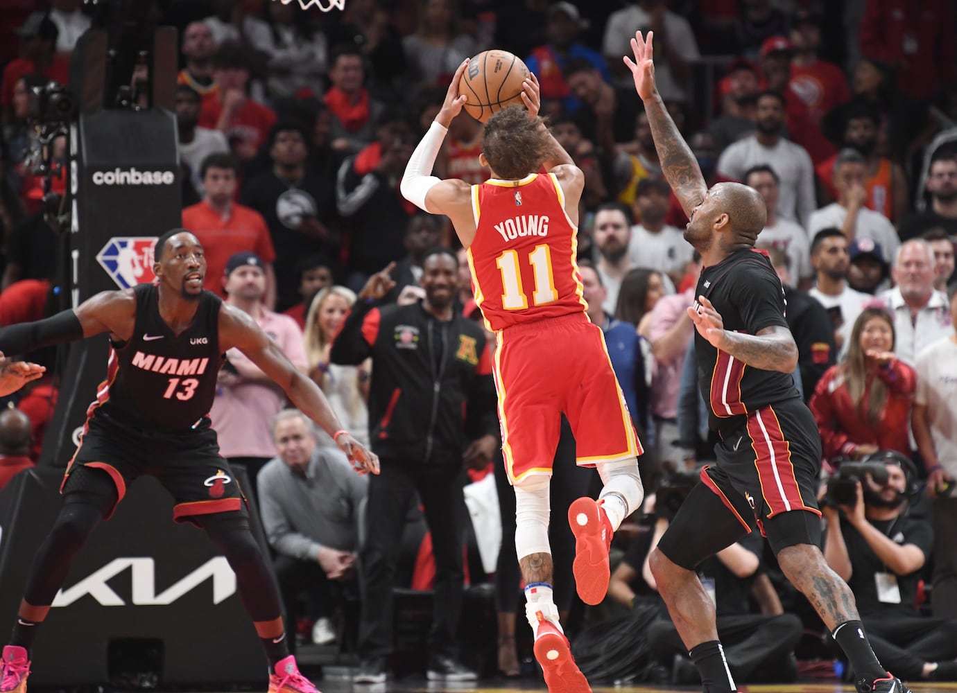 Hawks-Heat playoff photo