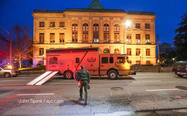 A bomb squad responded to a suspicious substance investigation. JOHN SPINK / JSPINK@AJC.COM