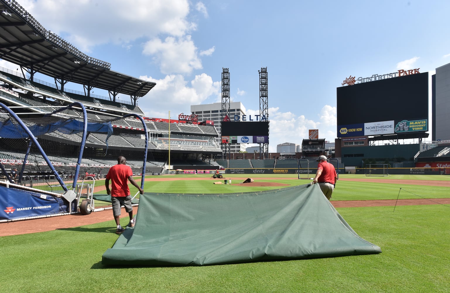 Photos: Braves work out, prepare for playoffs