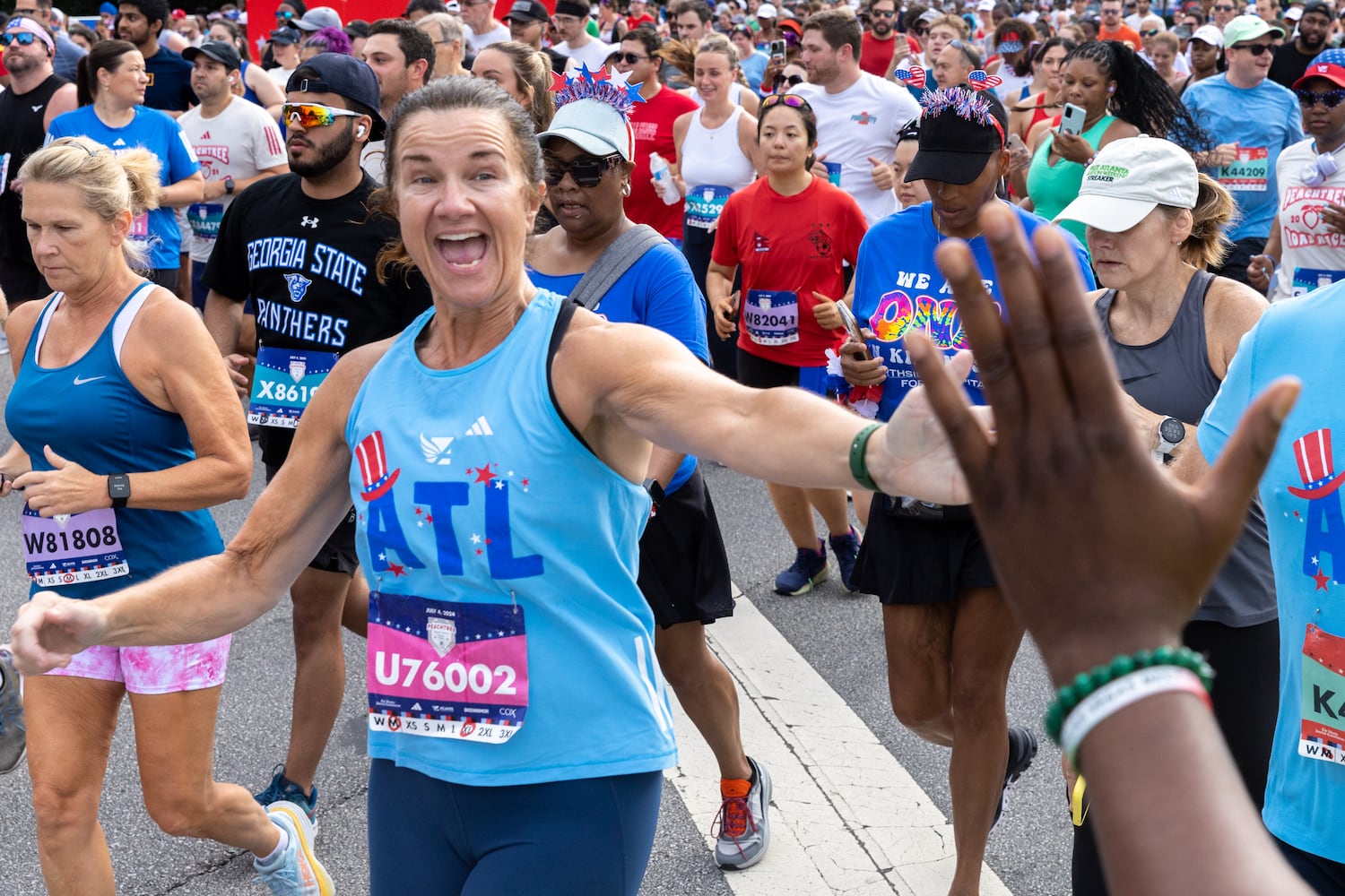 peachtree road race photos