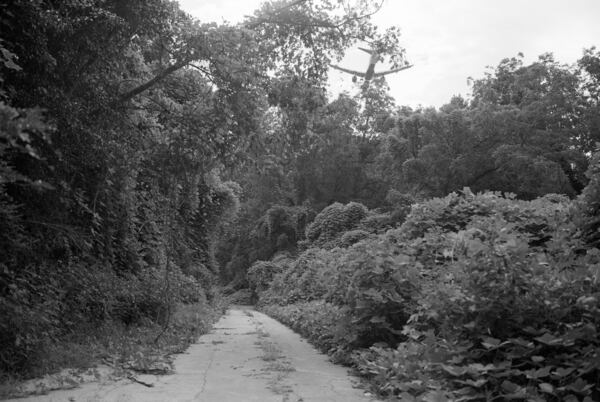 Not only the airport, but the flight paths of planes as they pass through neighborhoods and abandoned corridors of Atlanta are the focus of Mark Steinmetz’s solo show centered on Hartsfield-Jackson. CONTRIBUTED BY THE ARTIST AND JACKSON FINE ART