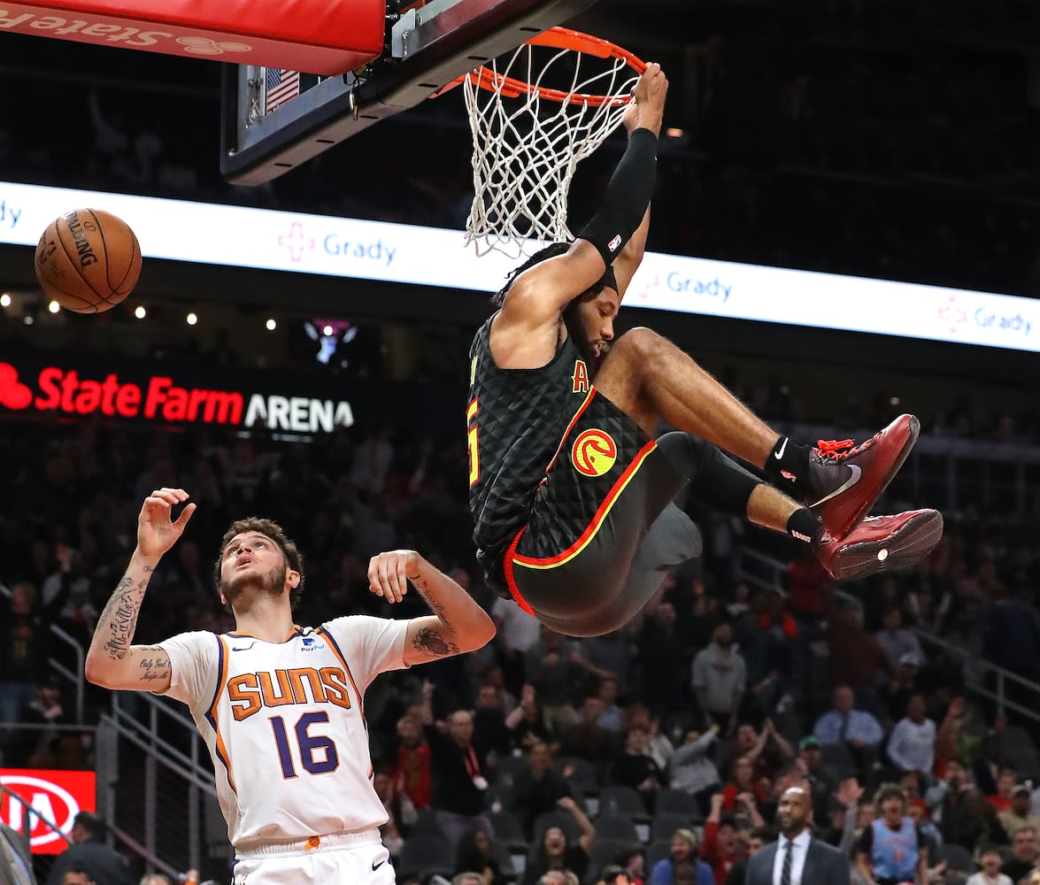 Photos: Hawks defeat the Suns