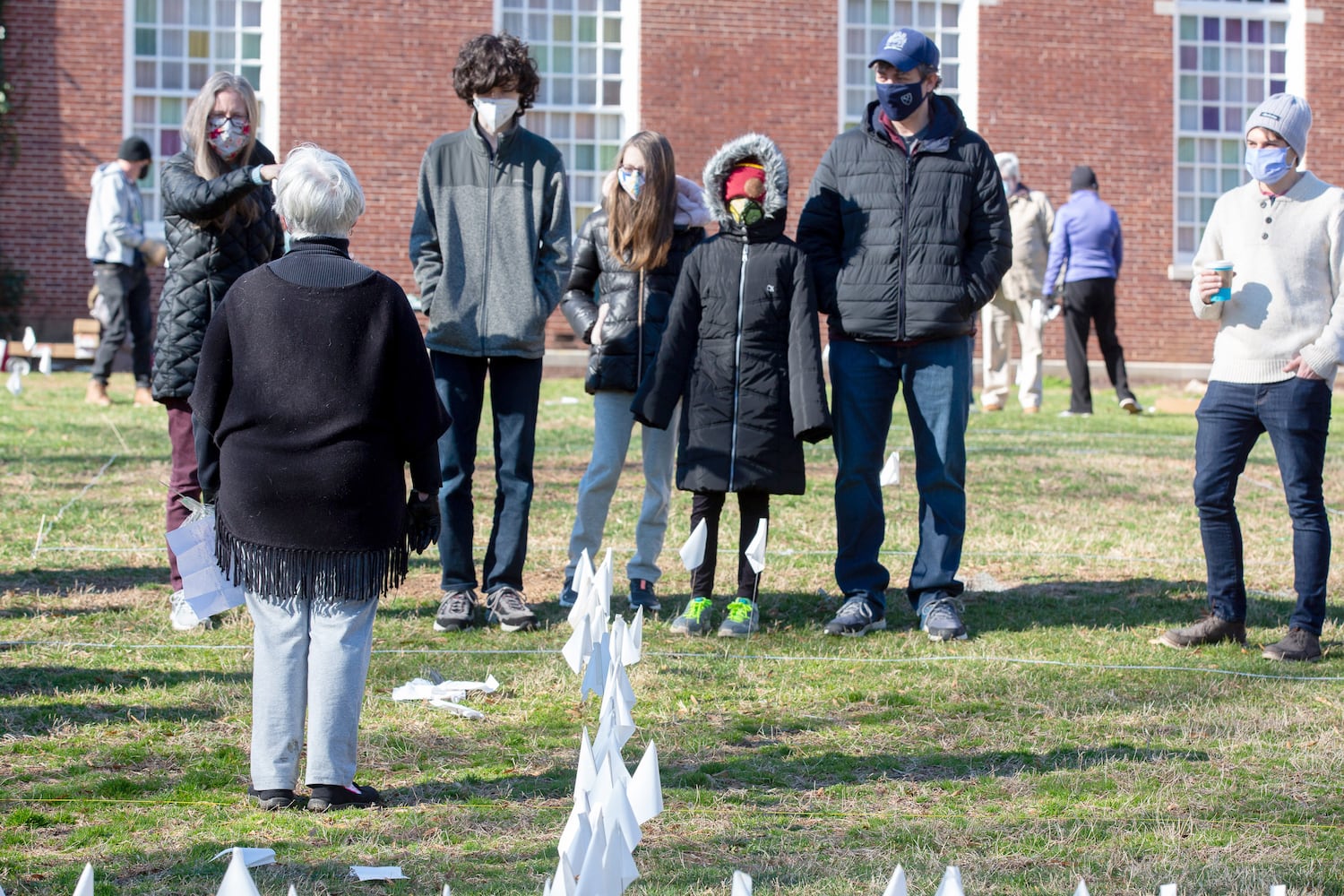 Decatur volunteers planting 15,000 (or 16,000)