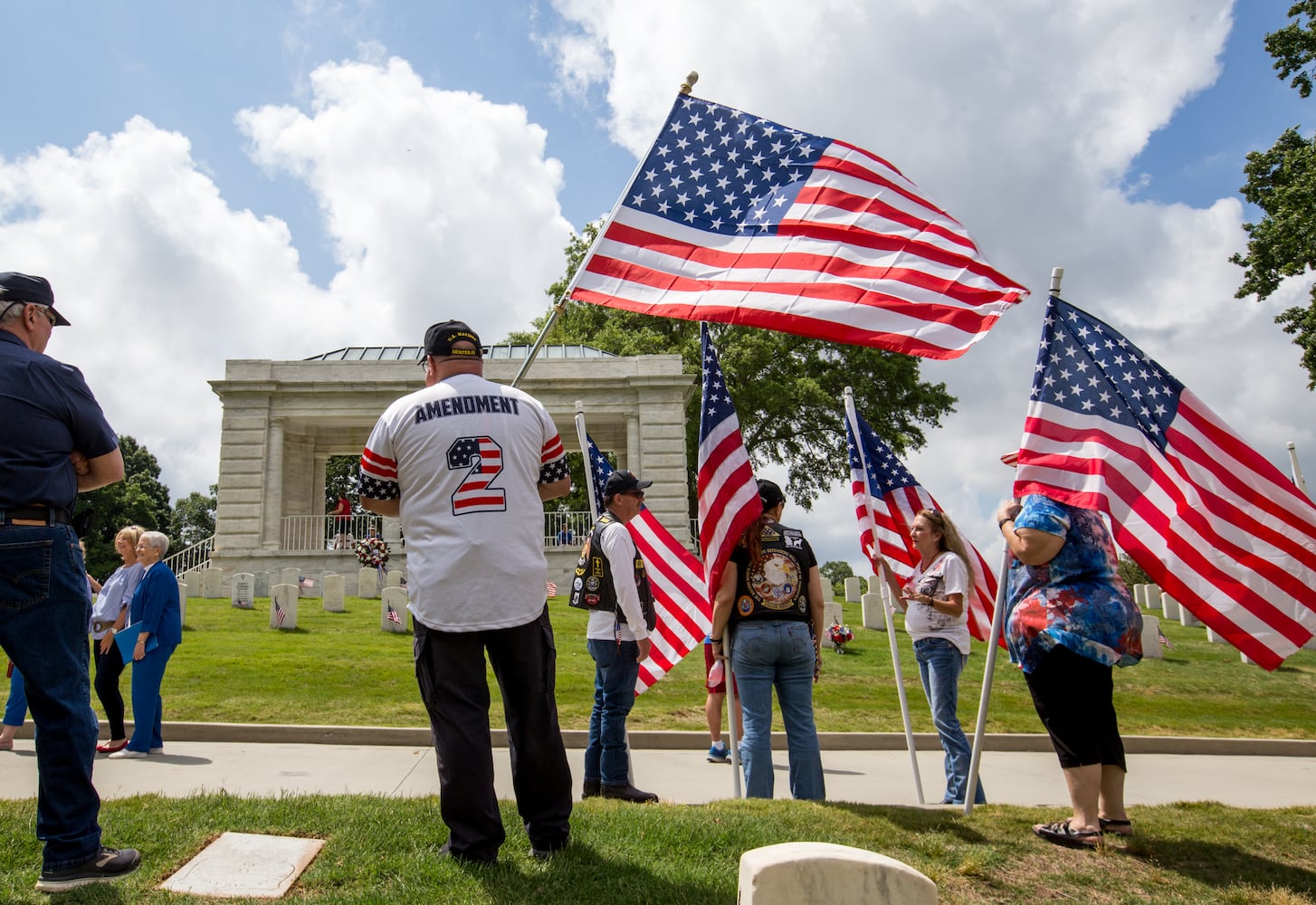 PHOTOS: Honoring war heroes on Memorial Day amid a pandemic