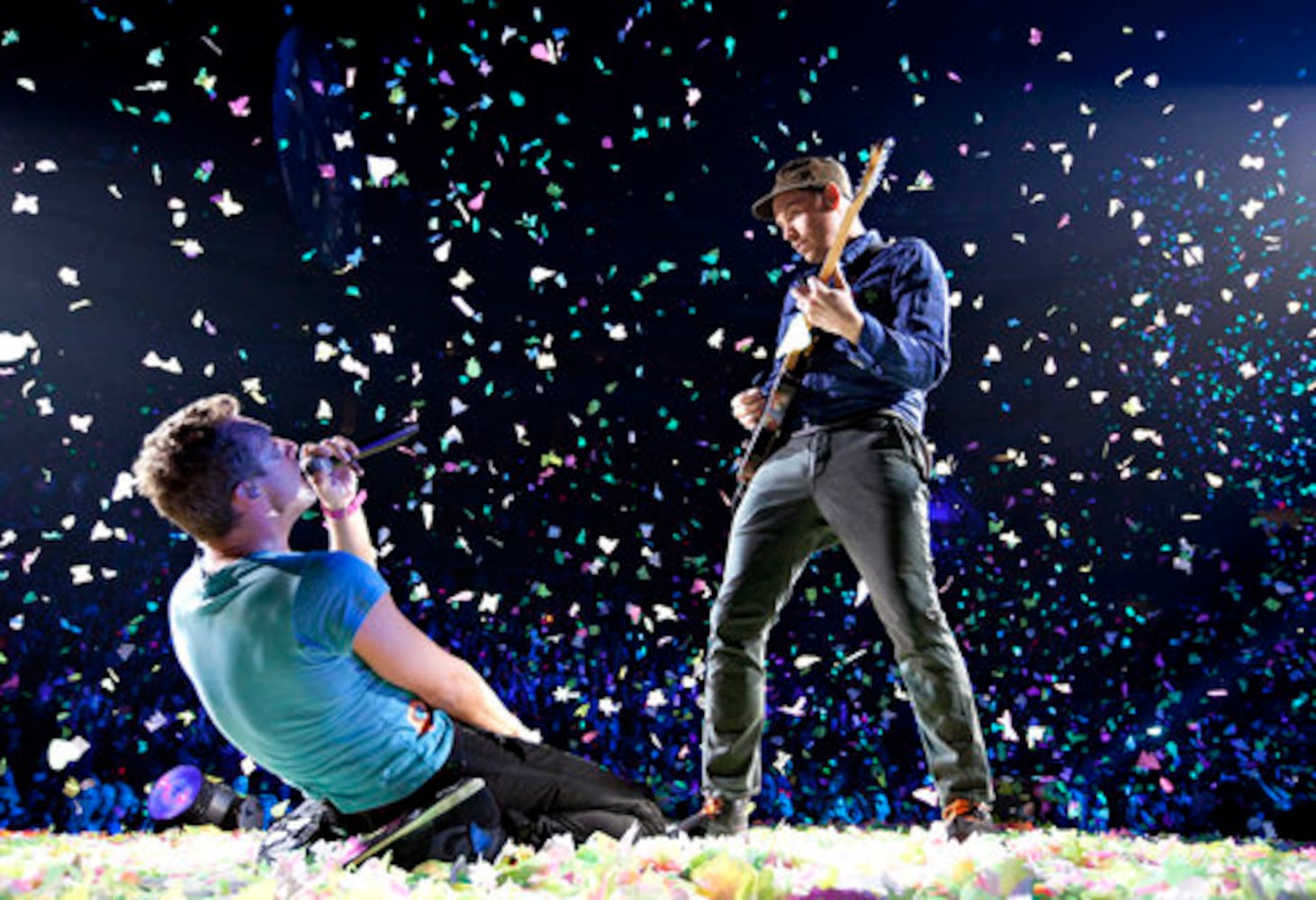 Coldplay kicks off tour