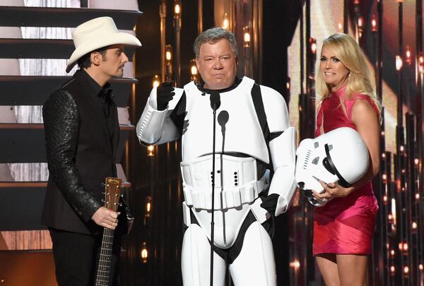 Brad, Carrie and a surprise. Photo: Rick Diamond/Getty Images)