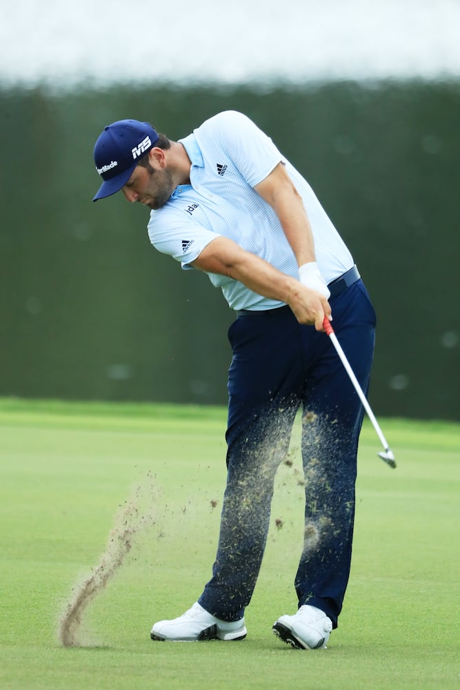 Photos: Lightning strikes during third round of Tour Championship