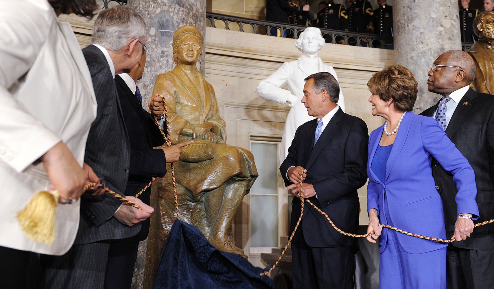 Rosa Parks statue unveiled at the Capitol