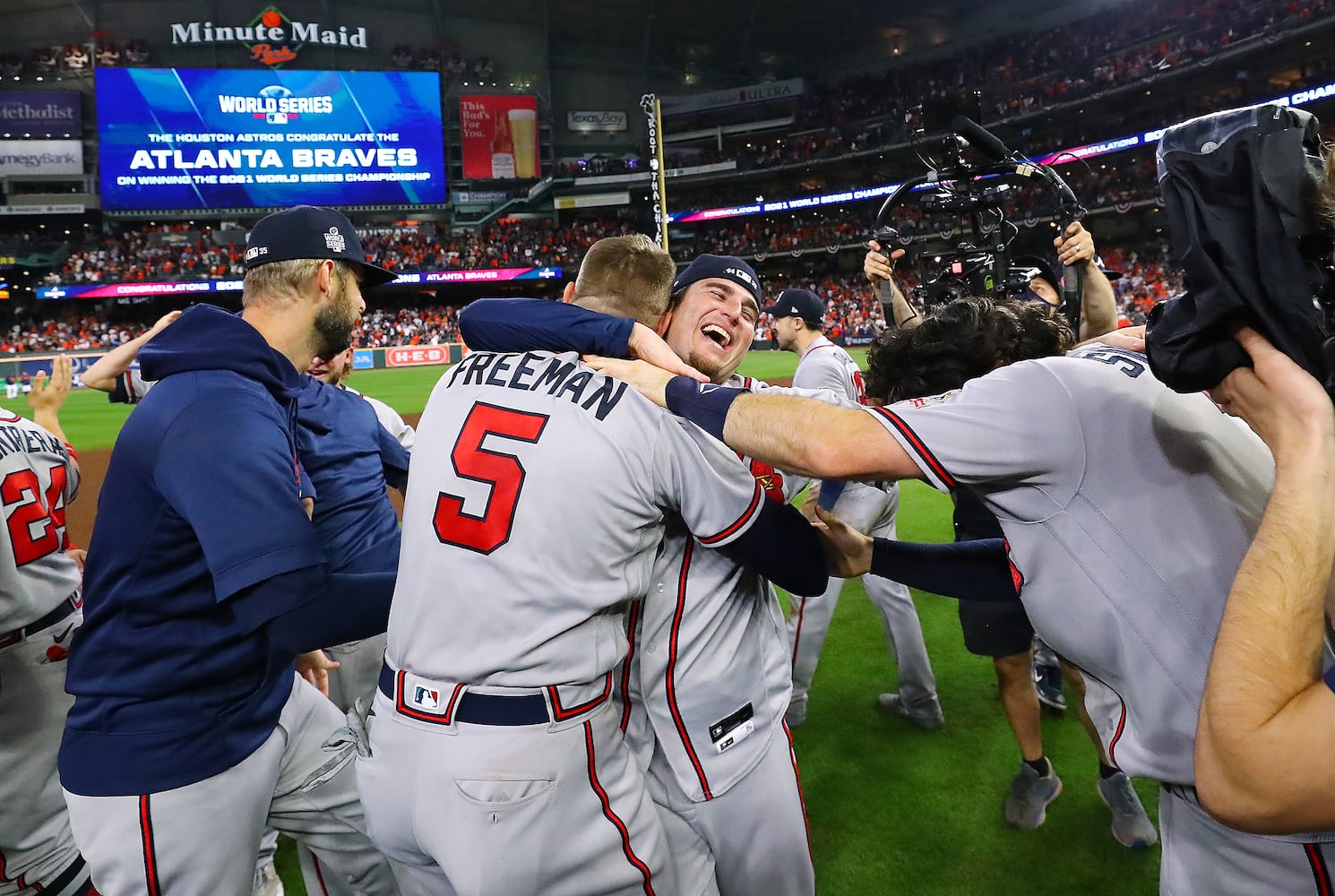 BRAVES SERIES PHOTO