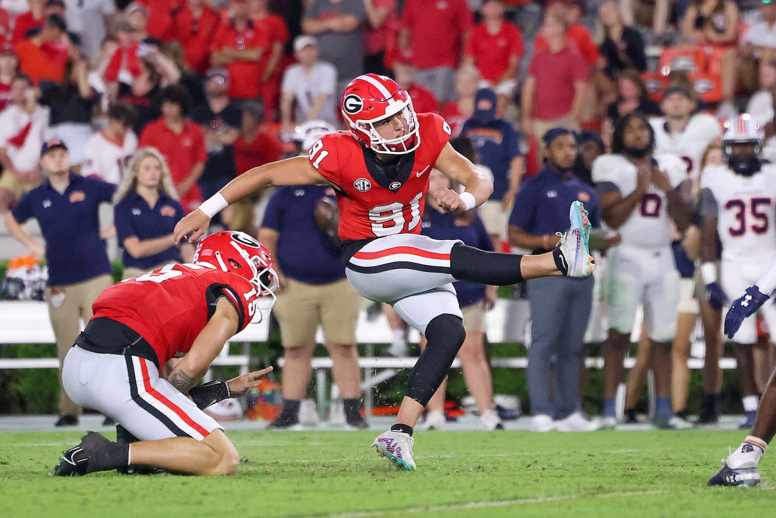 Georgia place kicker Peyton Woodring (91) kicks a field goal during the fourth quarter against UT Martin at Sanford Stadium, Saturday, September 2, 2023, in Athens, Ga. Georgia won 48-7. (Jason Getz / Jason.Getz@ajc.com)