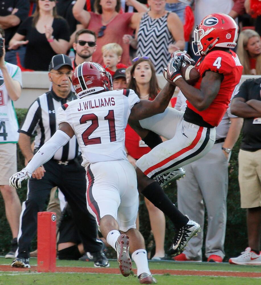 Photos: Bulldogs outlast South Carolina, improve to 9-0