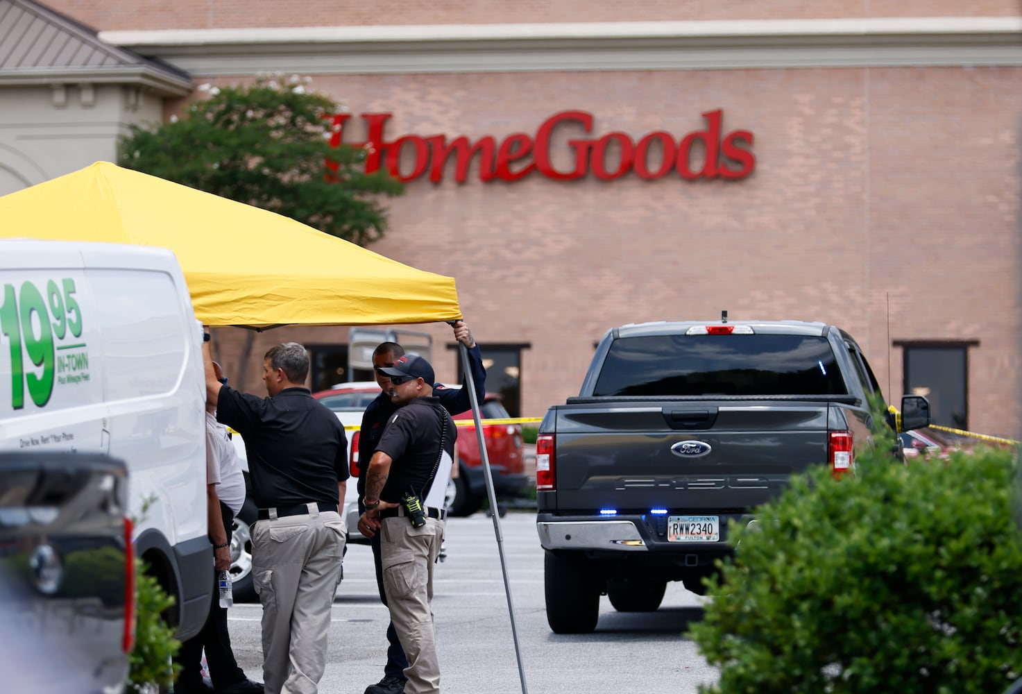 PHOTOS: Alpharetta Store Standoff