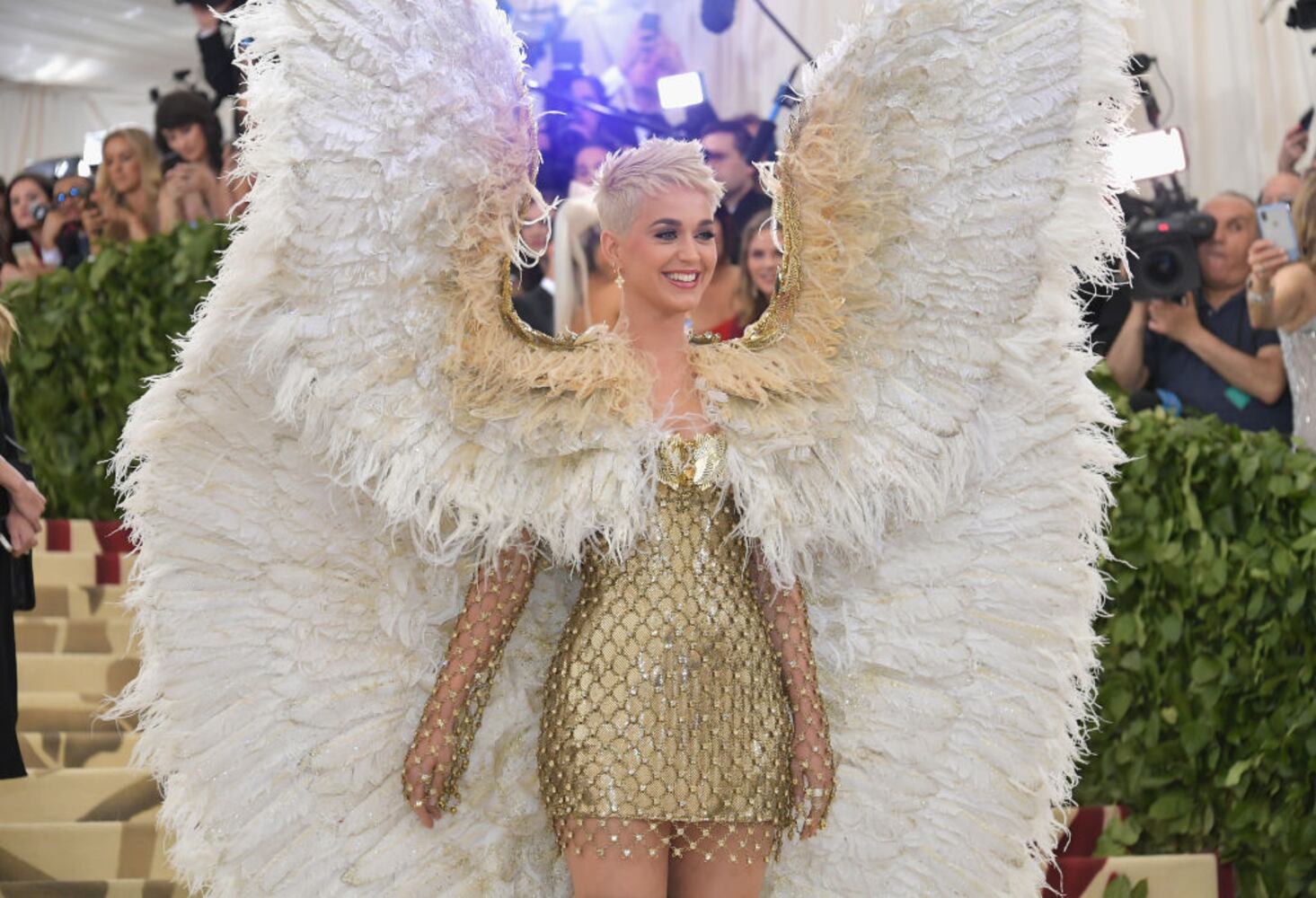 Photos: Katy Perry gets angelic at the 2018 Met Gala