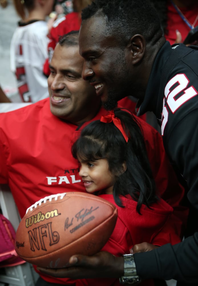 Falcons pep rally at Atlanta City Hall