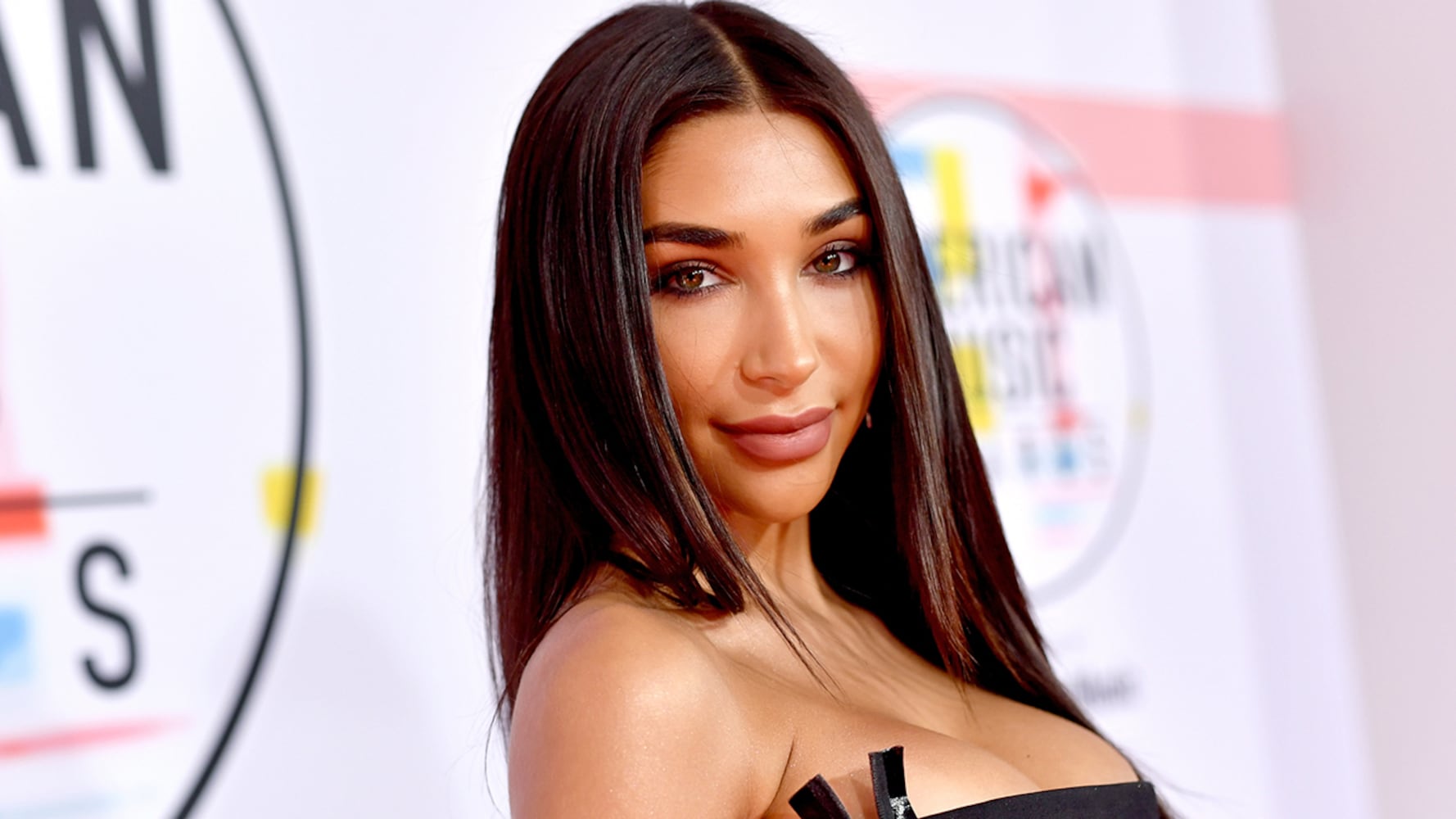 Photos: 2018 American Music Awards red carpet arrivals