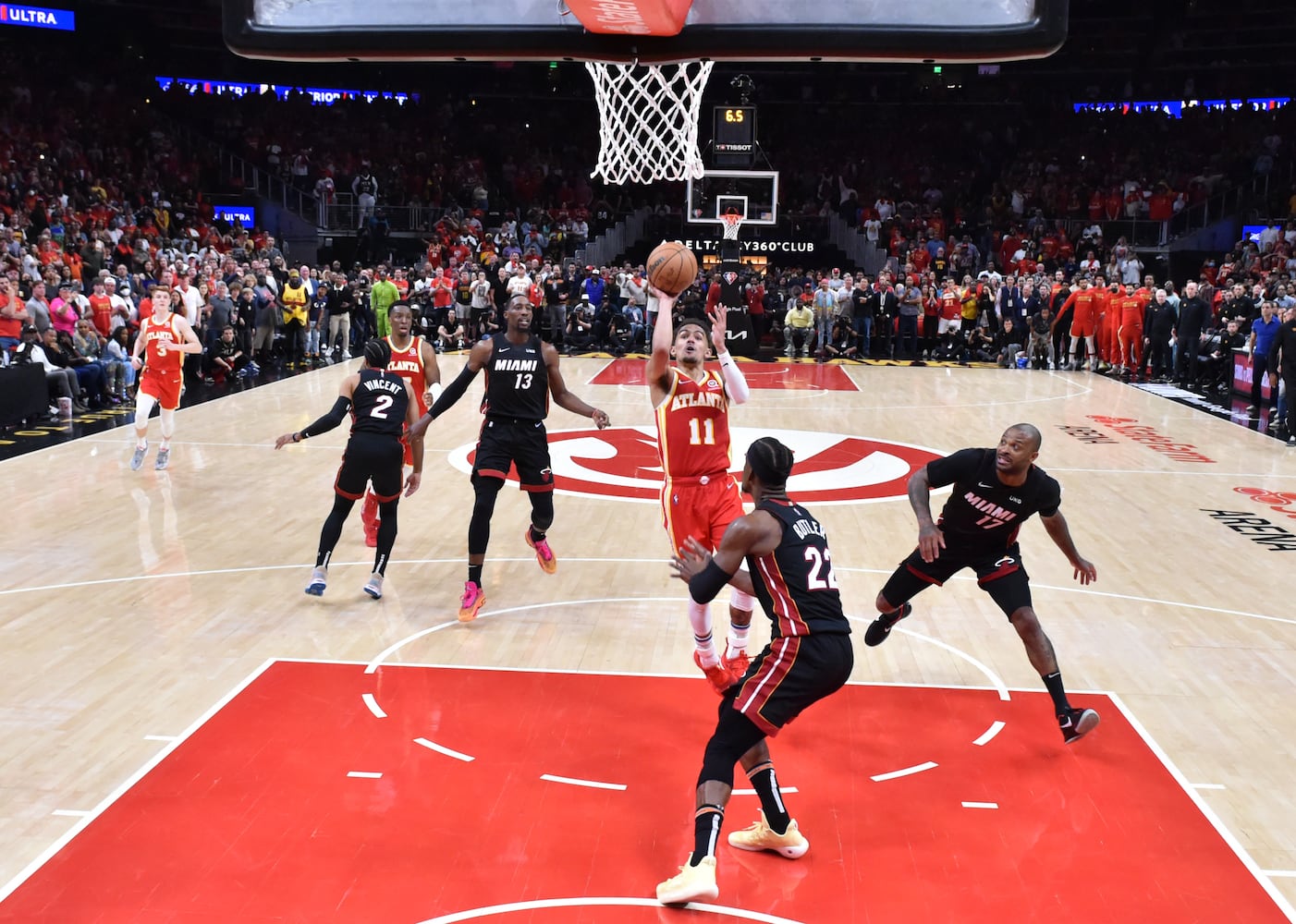 Hawks-Heat playoff photo