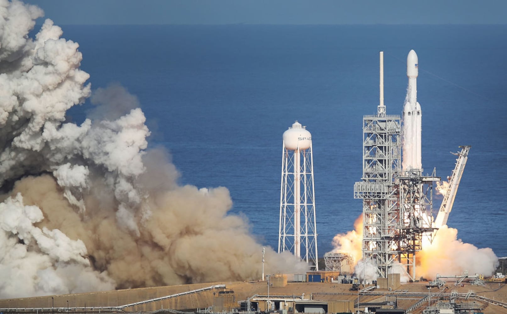 photos falcon heavy launch