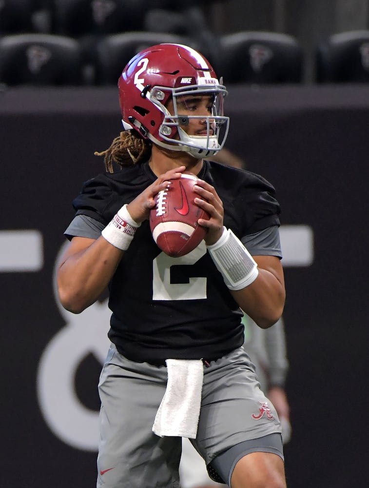 Photos: Saturday’s scene as Georgia, Alabama prepare for national title game